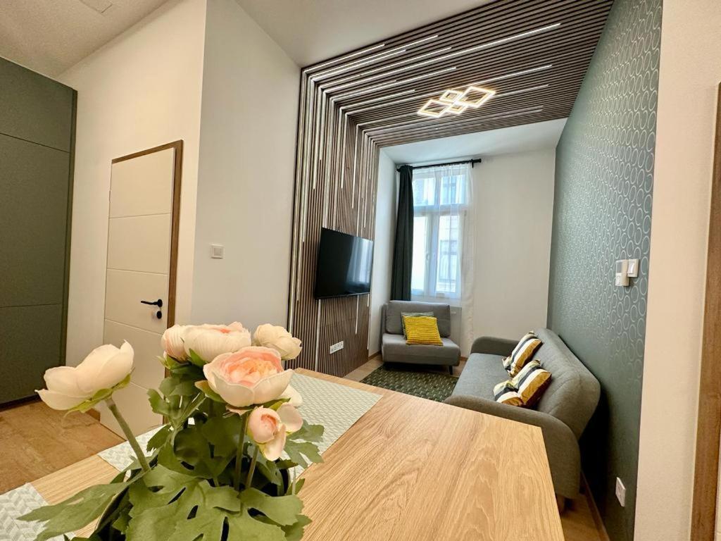 Apartment At Gozsdu Courtyard #Partyzone #Downtown #Freeparking 布达佩斯 外观 照片