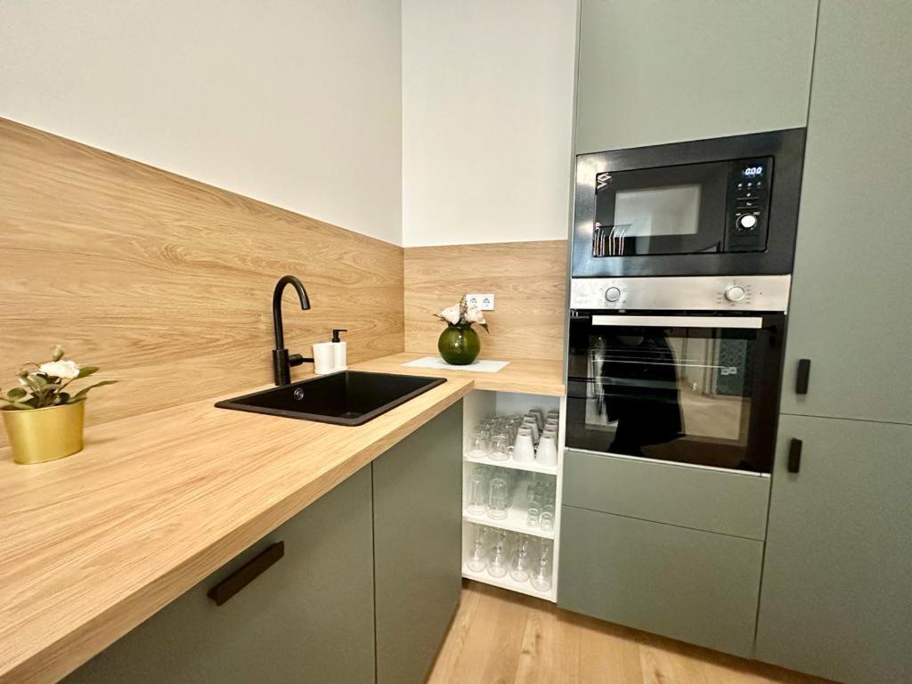 Apartment At Gozsdu Courtyard #Partyzone #Downtown #Freeparking 布达佩斯 外观 照片