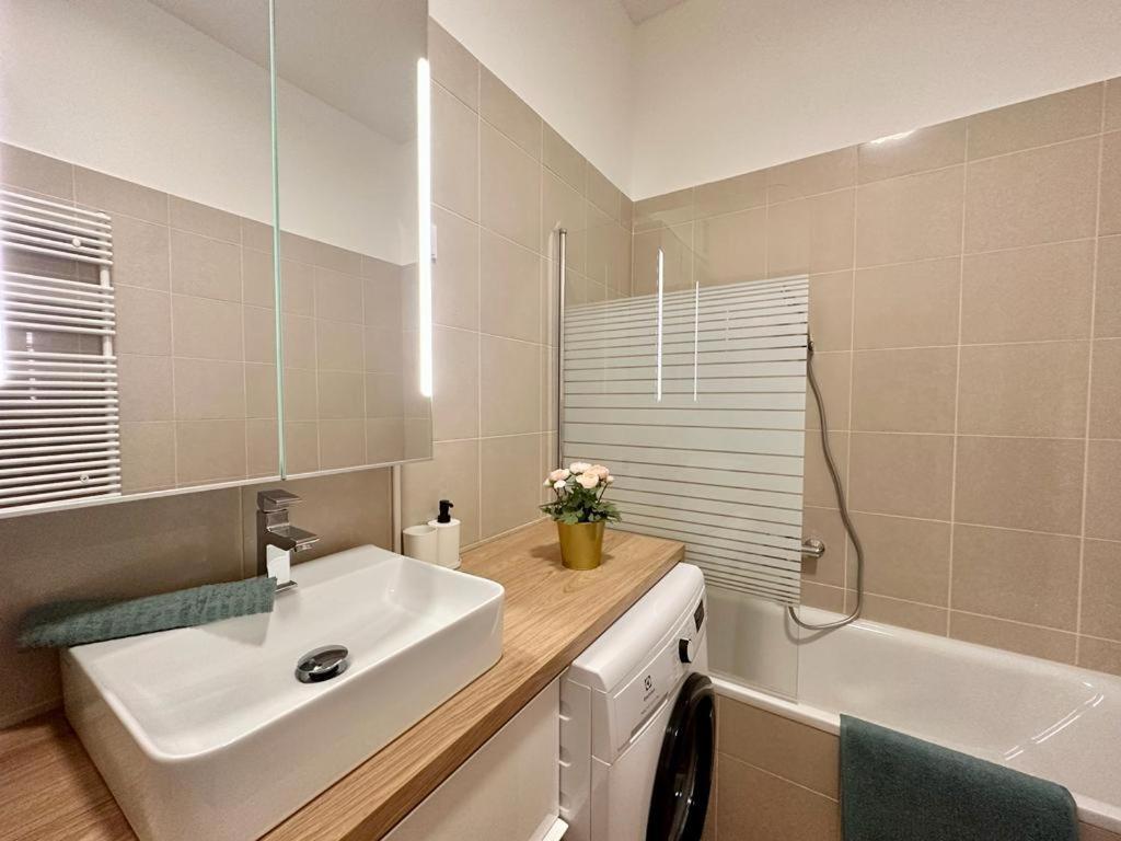 Apartment At Gozsdu Courtyard #Partyzone #Downtown #Freeparking 布达佩斯 外观 照片